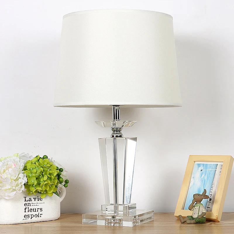 Lampe de table de salon à 1 lumière, éclairage de nuit blanc moderniste avec cristal K9 biseauté Clearhalo