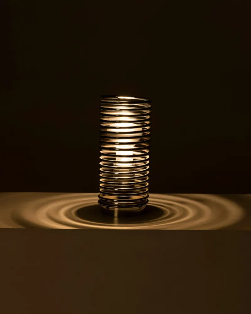 LAMPE DE TABLE RESSORT EN MÉTAL, 1970s